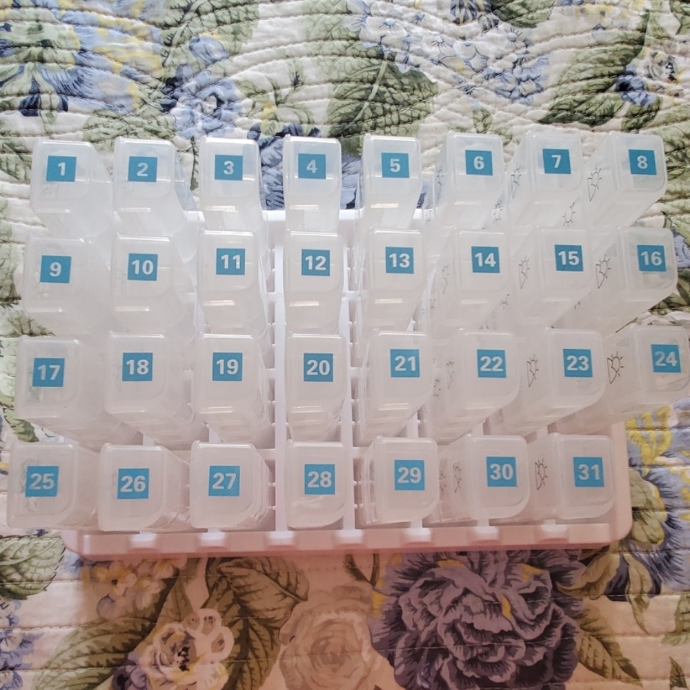 NEW!! Lowest price! Monthly pill organizer.